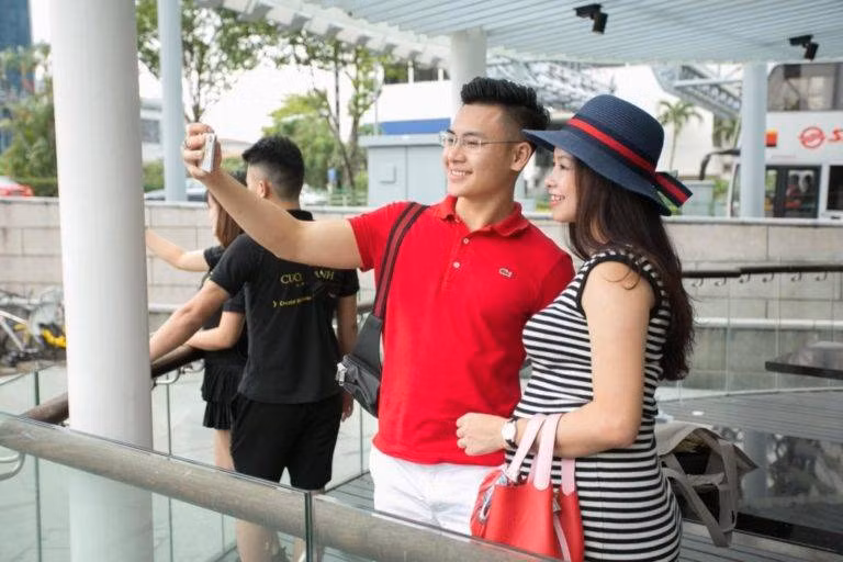 Cường Anh chi lớn cho hàng trăm đại lý cao cấp du lịch Singapore - Hình 4 Cuong Anh chi lon cho hang tram dai ly cao cap du lich Singapore-Hinh-4