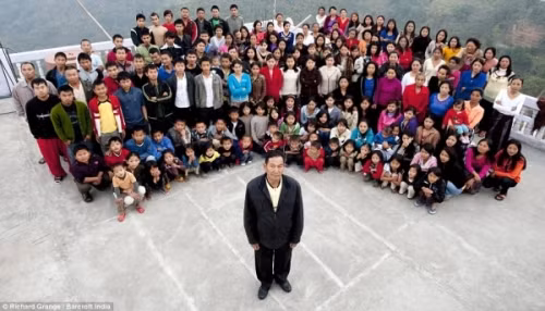 Cuoc song cua nguoi dan ong co 39 vo o chung mot nha