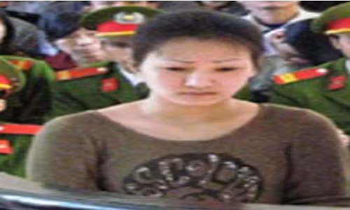 Phùng Quỳnh Trang tại phiên tòa.