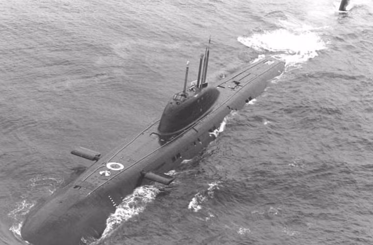 Project 671RTM Shchuka (NATO định danh là Victor III) là biến thể của lớp tàu ngầm hạt nhân tấn công Project 671 được thiết kế để tấn công tiêu diệt các tàu ngầm mang tên lửa đạn đạo của Mỹ, bảo vệ cho hạm đội tàu mặt nước của Hải quân Liên Xô. Tổng cộng 25 chiếc tàu ngầm loại này đã được chế tạo từ 1979 tới 1991. Hiện nay, chỉ còn 4 chiếc phục vụ trong Hải quân Nga.