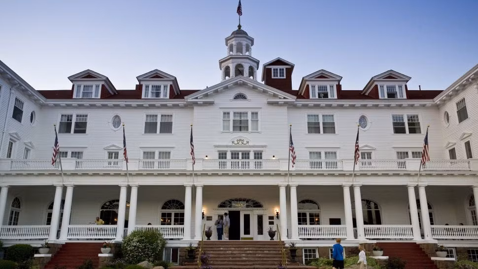 Khách sạn Stanly của Colorado, được xây dựng vào năm 1909, được cho là bị ma ám khi nhiều người cho rằng đã nghe thấy tiếng đàn Piano của Flora Stanley, vợ Stanly, vốn là một tay chơi Piano cừ khôi khi còn sống. Nguồn: Richard T.Nowitz/Getty Images.