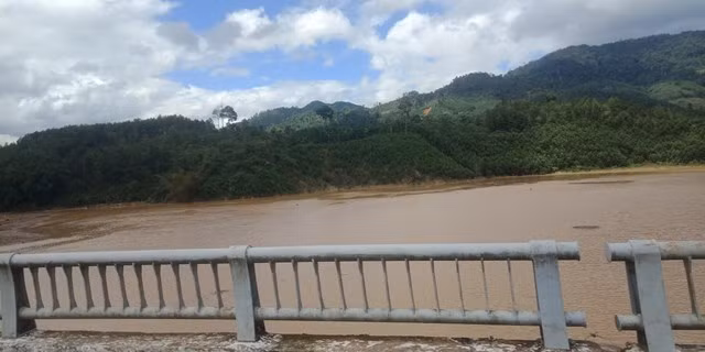  Phát hiện một bộ xương người ở dưới sông: Sáng nay, người dân địa phương đi làm rẫy đã phát hiện một bộ xương người dưới bờ sông Nước Xa, đoạn chảy qua thôn 4, xã Trà Giáp giáp, huyện Bắc Trà My giáp với xã Trà Mai, huyện Nam Trà My, tỉnh Quảng Nam. Tiếp nhận thông tin, lực lượng Công an huyện Bắc Trà My cử lực lượng đến bảo vệ hiện trường và chờ cơ quan pháp y tỉnh Quảng Nam đến khám nghiệm.