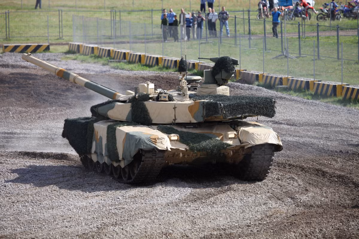 Rõ ràng ở một khía cạnh nào đó, sức mạnh của xe tăng T-90MS là vượt trội hoàn toàn loại T-90A đang sử dụng trong Quân đội Nga. Nếu Việt Nam chọn mua xe tăng T-90MS thì đó là quyết định chính xác.