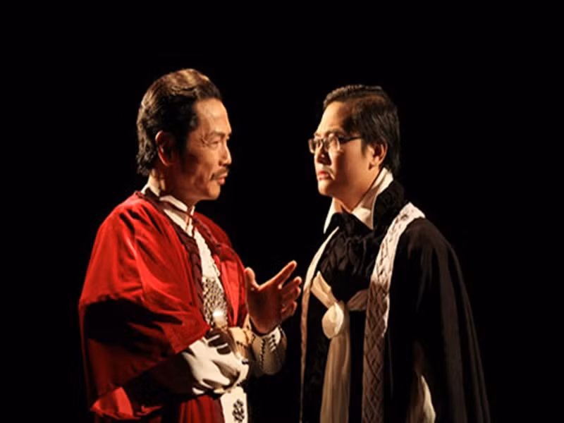 NSND Trung Anh từng nhận huy chương vàng cho vai diễn trong vở kịch "Hamlet" tại Hội diễn Liên hoan Sân khấu thể nghiệm thế giới lần thứ III vào năm 2016. Ngoài ra, ông còn đoạt không ít giải thưởng khác ở lĩnh vực sân khấu. Ảnh: Công an nhân dân online
