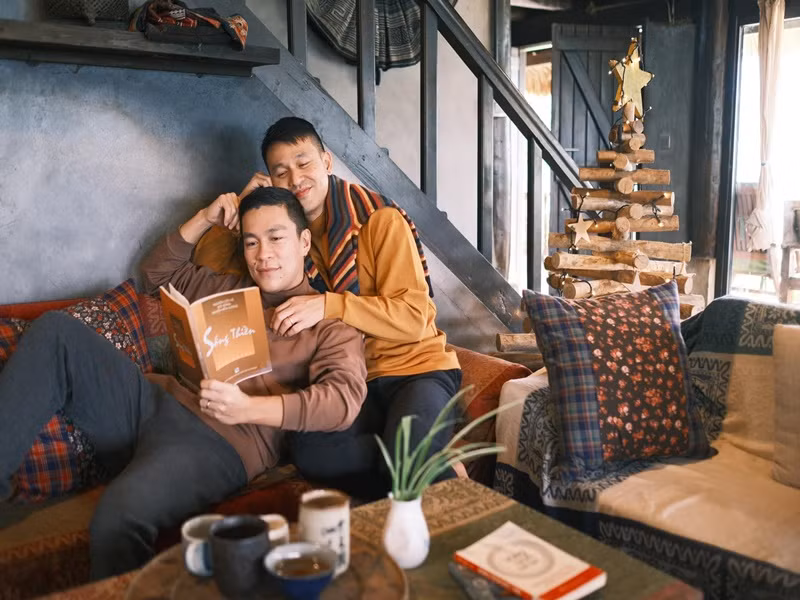 Sơn Đoàn và Anh Tuấn đã phải vượt qua nhiều thử thách để có những ngày tháng bên nhau hạnh phúc như hiện tại. Ảnh: FB Sơn Đoàn