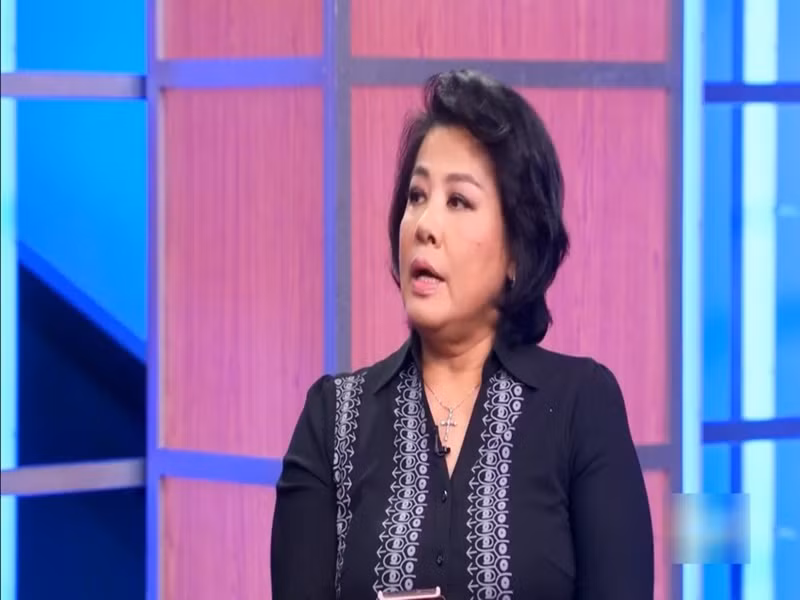 "Wendy tâm sự với tôi rằng Wendy sinh đứa con thứ 2 vào tháng 1/2021. Phi Nhung rất mong muốn về thăm cháu ngoại. Bây giờ cậu nhóc rất dễ thương”, bà Marie To (trong ảnh) cho hay. Ảnh: Yan