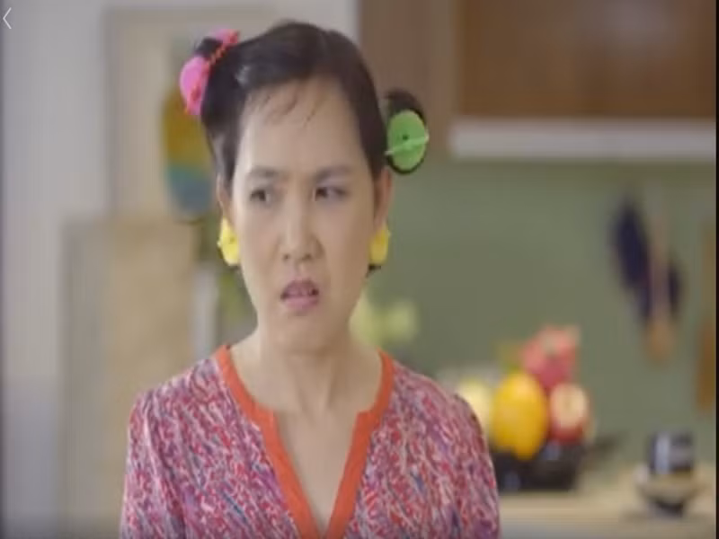 Anh Thơ còn được nhiều khán giả yêu thích khi đóng cô giúp việc Út bá đạo và vô duyên trong phim “Cả một đời ân oán”. Ảnh: Người đưa tin