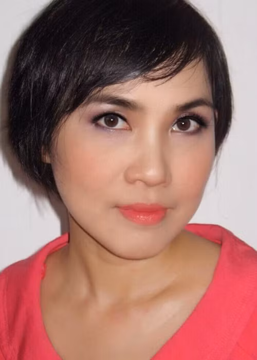 Năm 1990, Anh Thơ trúng tuyển về Nhà hát Tuổi trẻ. Trên sân khấu, cô có những vai diễn cá tính, hài hước. Ảnh: FBNV