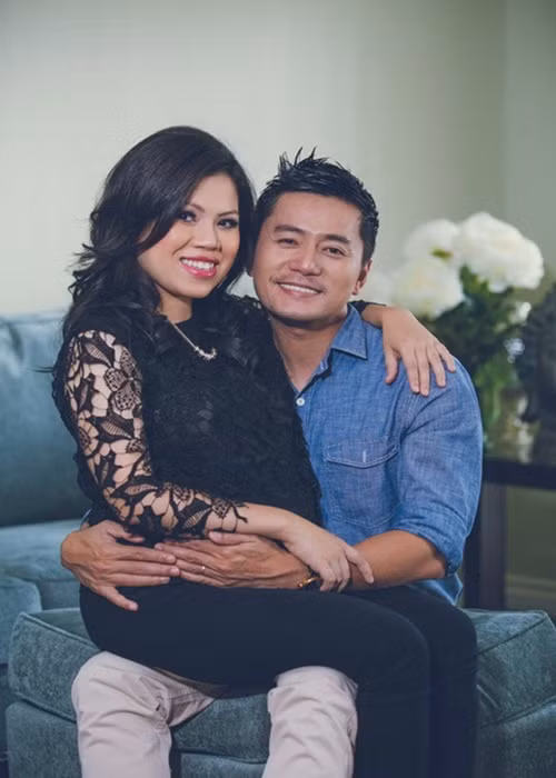 "Tôi thấy vợ mình đẹp lắm, đẹp theo kiểu của vợ tôi và trong mắt tôi. Cô ấy là một cá tính rất đặc biệt và thú vị", anh chia sẻ trên Gia đình xã hội năm 2015. Ảnh: Dân Việt