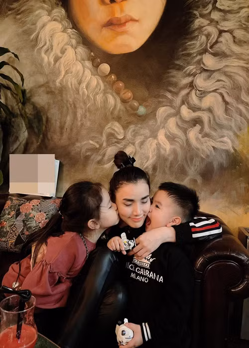 Trang Nhung coi gia đình là số một nên lui về chăm lo tổ ấm sau khi lập gia đình. Ảnh: FB Trang Nhung