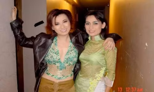 Anh hiem co ca si Phi Nhung ben bo nuoi, chi em gai nuoi-Hinh-2