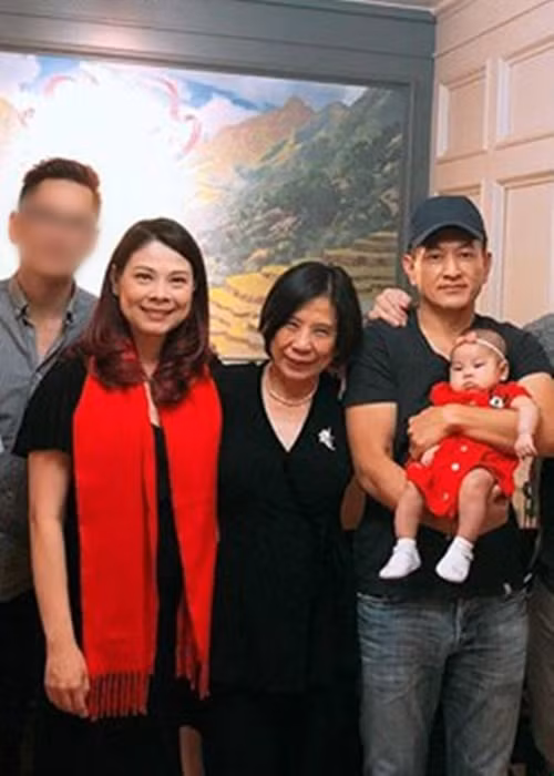 Nữ ca sĩ cho biết, mẹ chồng còn dành tình cảm cho những người thân của cô.