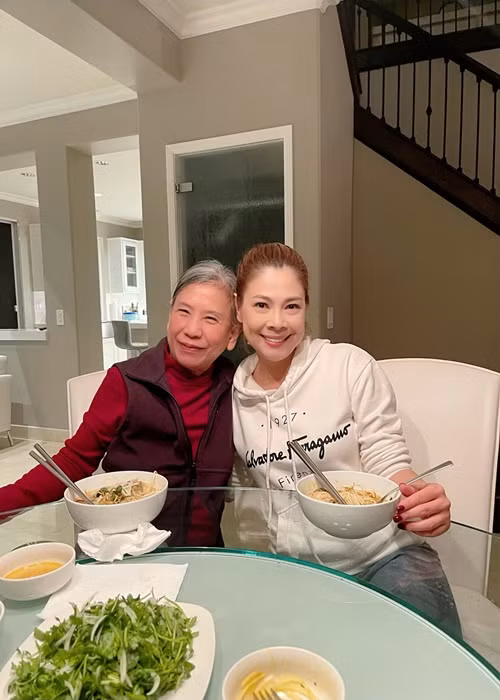 “Bup be” Thanh Thao duoc me chong “cung nhu trung mong” the nao?