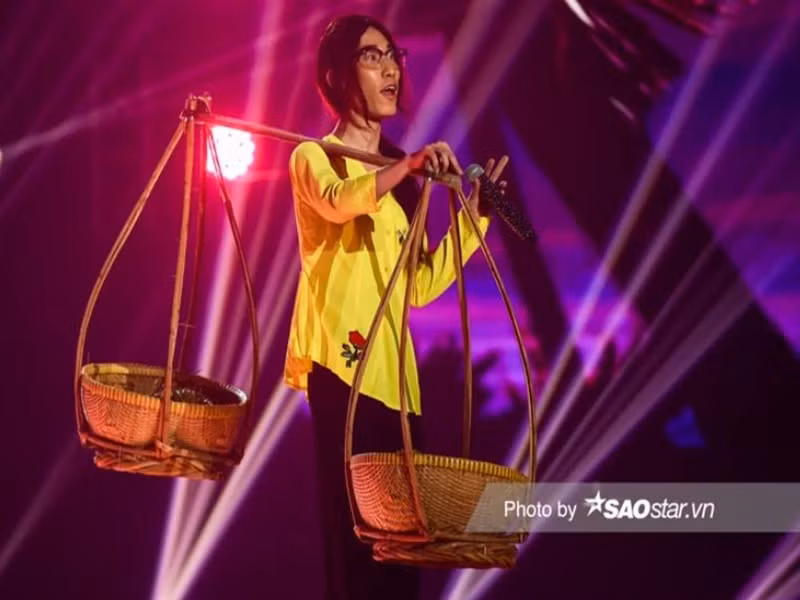 Năm 2019, Chị Cả tham gia nhóm LOCOBoiz cùng RichChoi, QUÂN và Droppy. Năm 2020, anh lọt top 8 cuộc thi King of rap. Ảnh: Saostar