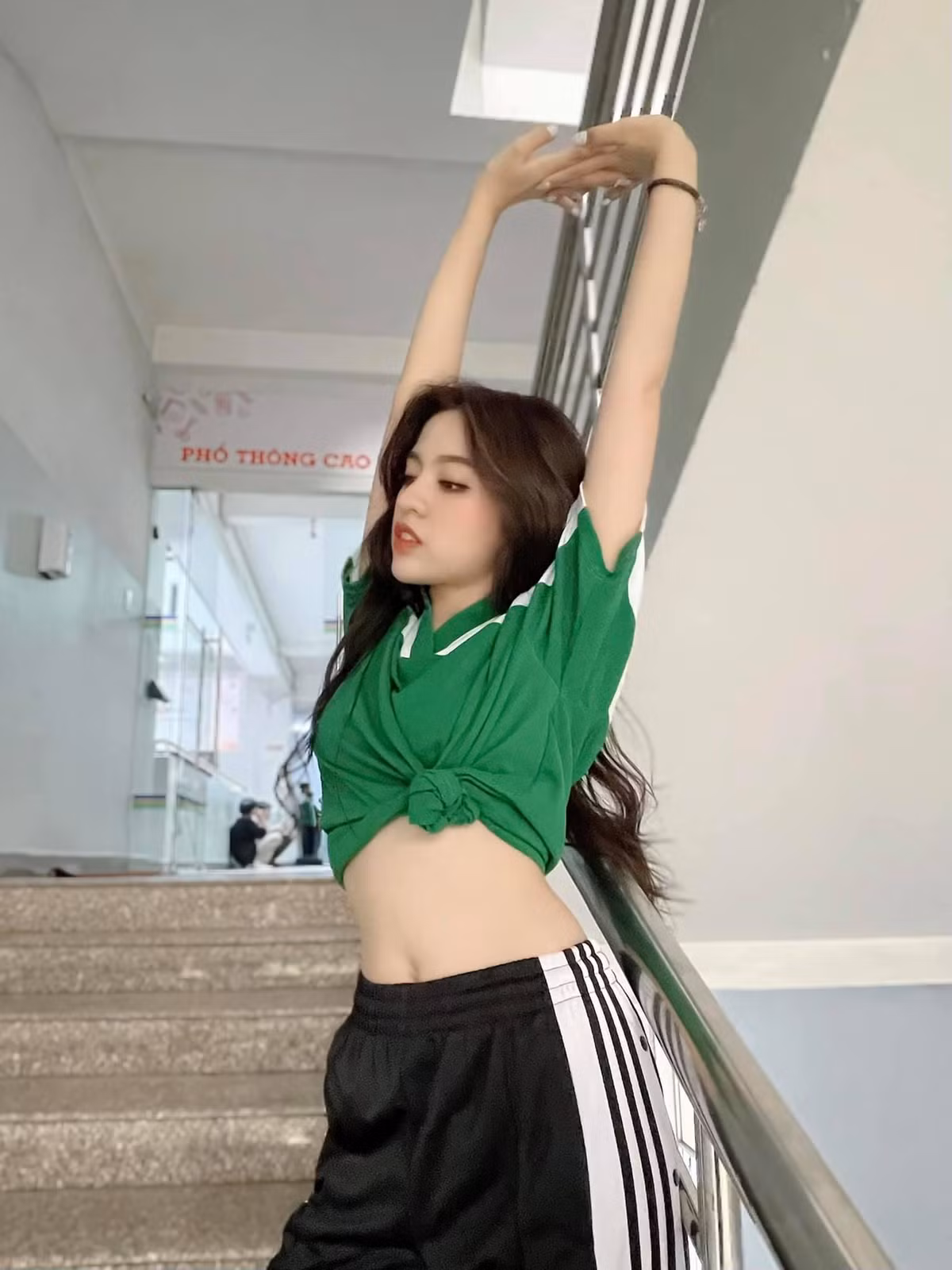 Phải công nhận rằng, Thanh Tâm thực sự khác xa những hình ảnh trước đây. Có thể bằng thủ thuật trang điểm, nàng hot girl đã che đi sống mũi to và gương mặt cũng thanh thoát hơn hẳn.