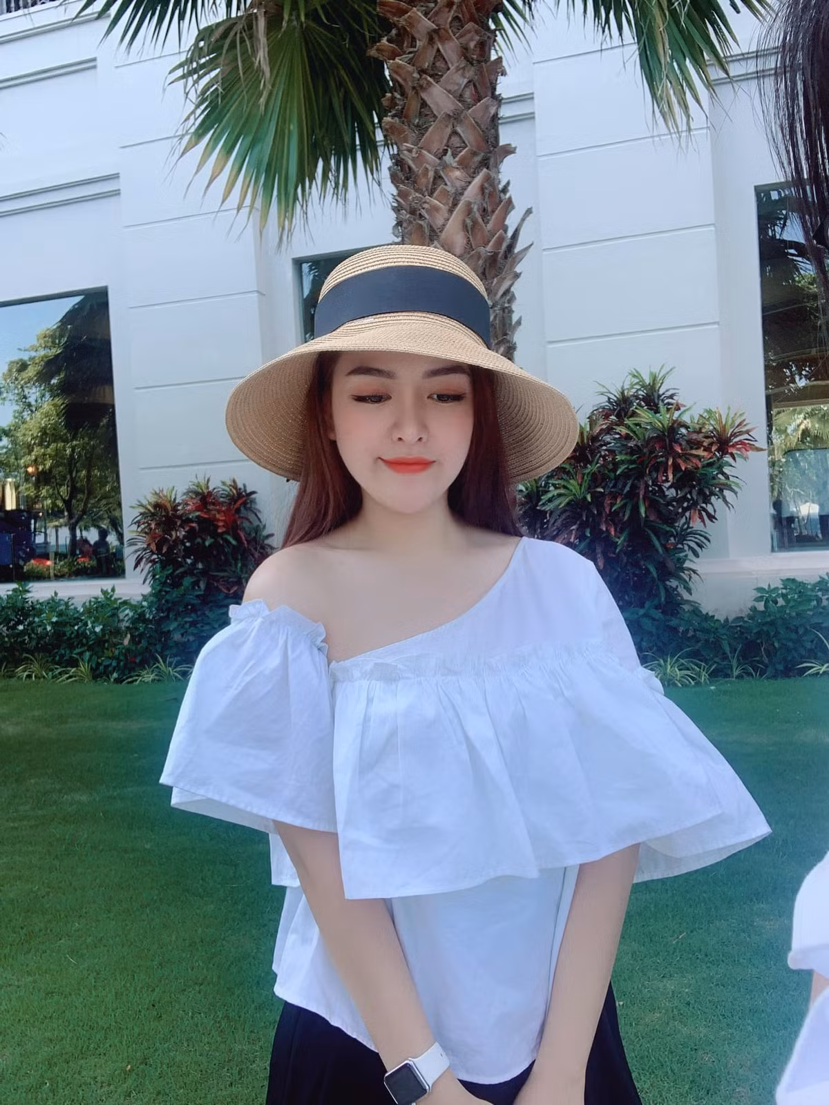 Hồng Hiếu hiện là sinh viên năm cuối ngành Quản trị Kinh doanh của trường Đại học Ngoại thương (Hà Nội).