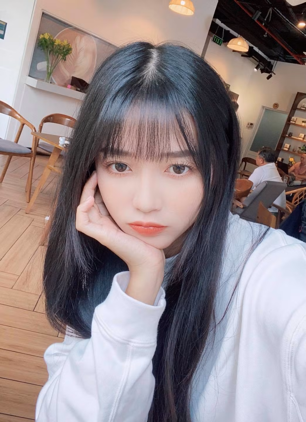 Nhan sắc của nữ streamer "tân binh" này được nhiều người đánh giá là xinh đẹp như nữ thần thế hệ mới.