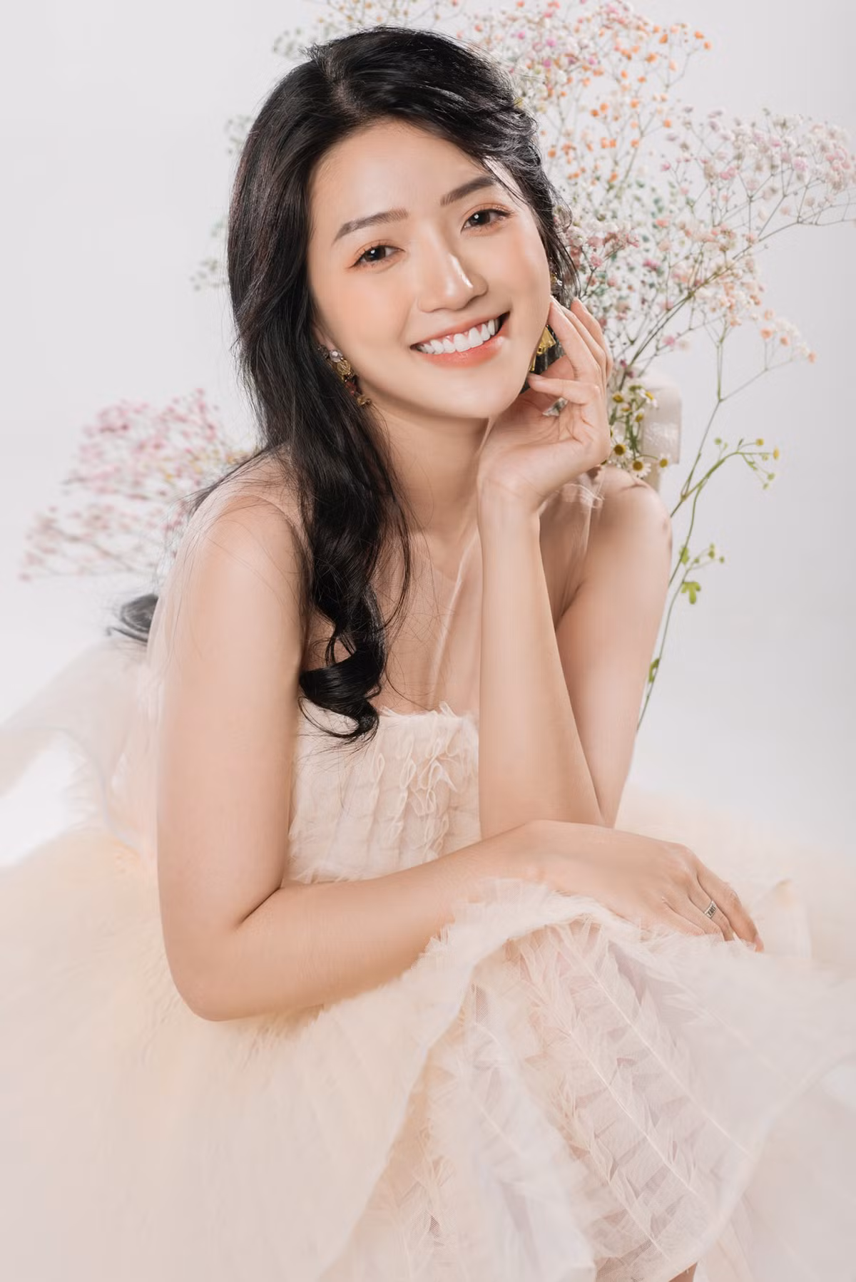 Cô nàng sinh năm 1998 này nổi lên nhờ series Em Của Anh Đừng Của Ai của FAPTV ra mắt vào năm 2017.