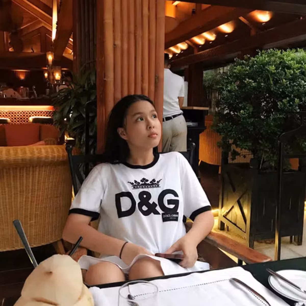 Doanh nhân Phượng Chanel đã là bà mẹ 3 con gồm hai cô con gái với chồng cũ và một bé gái 8 tháng tuổi - con chung với diễn viên kiêm ca sĩ Quách Ngọc Ngoan.