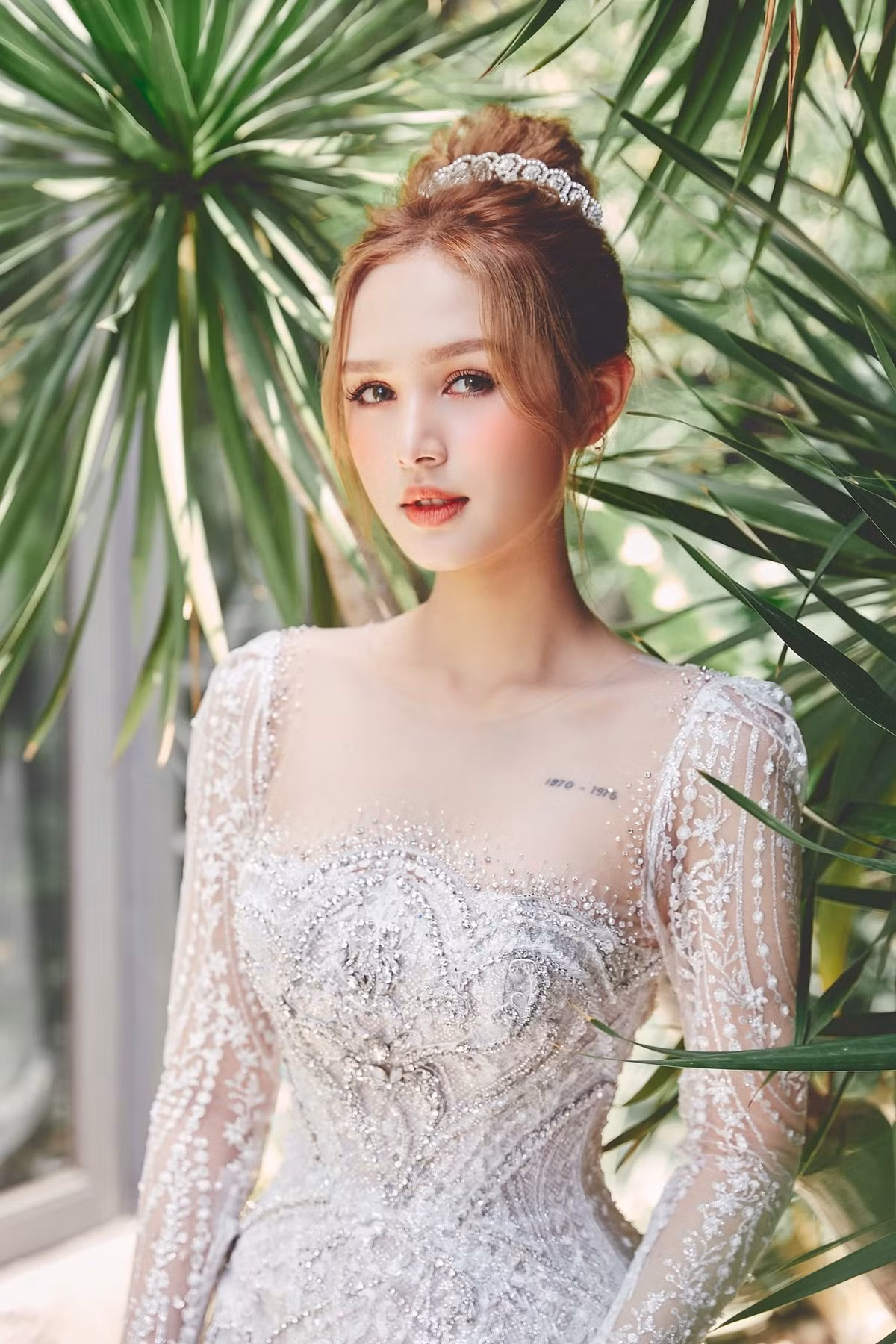 Bên cạnh chuyện tình yêu hài hước của cặp vợ chồng trẻ, nhan sắc xinh đẹp của hot girl Xoài Non cũng gây chú ý không kém.