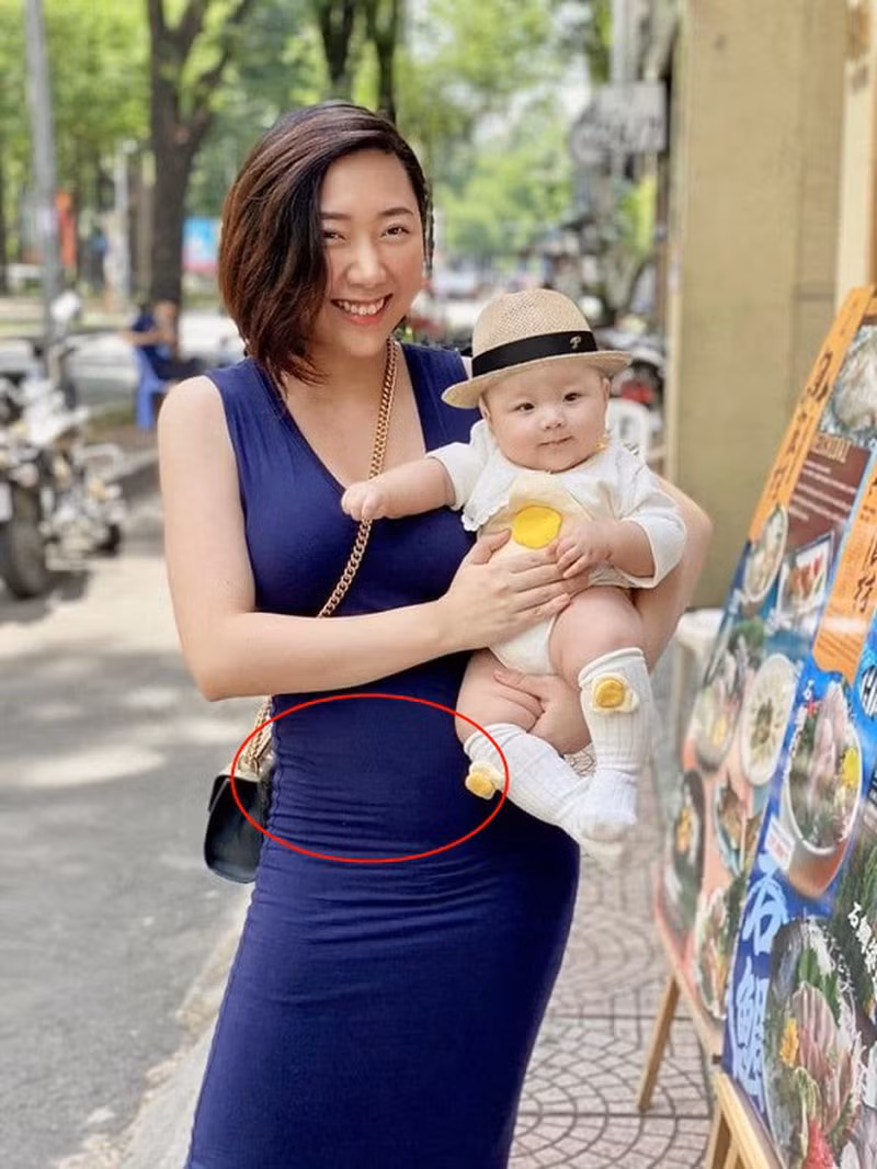Ngoại hình em gái Trấn Thành ít nhiều đã thay đổi, đặc biệt là về cân nặng. Hậu sinh con đầu lòng, Huỳnh Mi từng để lộ vòng eo "bánh mì".