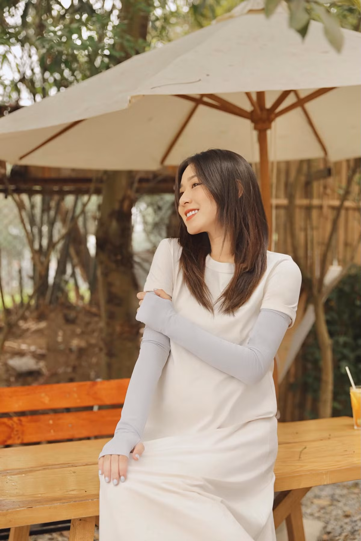 Lúc còn bầu bí Trang Lou vẫn xinh hết phần người khác, đặc biệt là vóc dáng của cô vẫn cứ thon gọn dù chuẩn bị hạ sinh bé thứ 2.