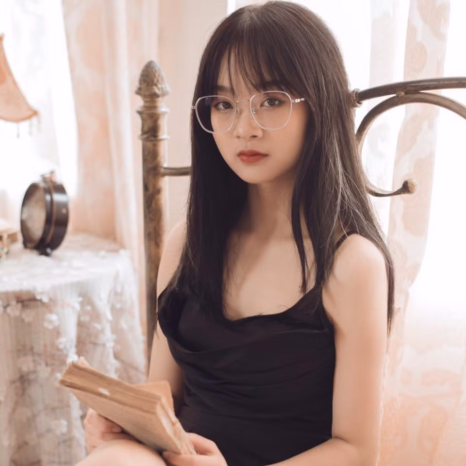 Ngoài chơi bida, Hồng Gấm còn có thế mạnh về nhảy. Cô cũng hay đăng tải những video clip vừa nhảy vừa hát lên TikTok.