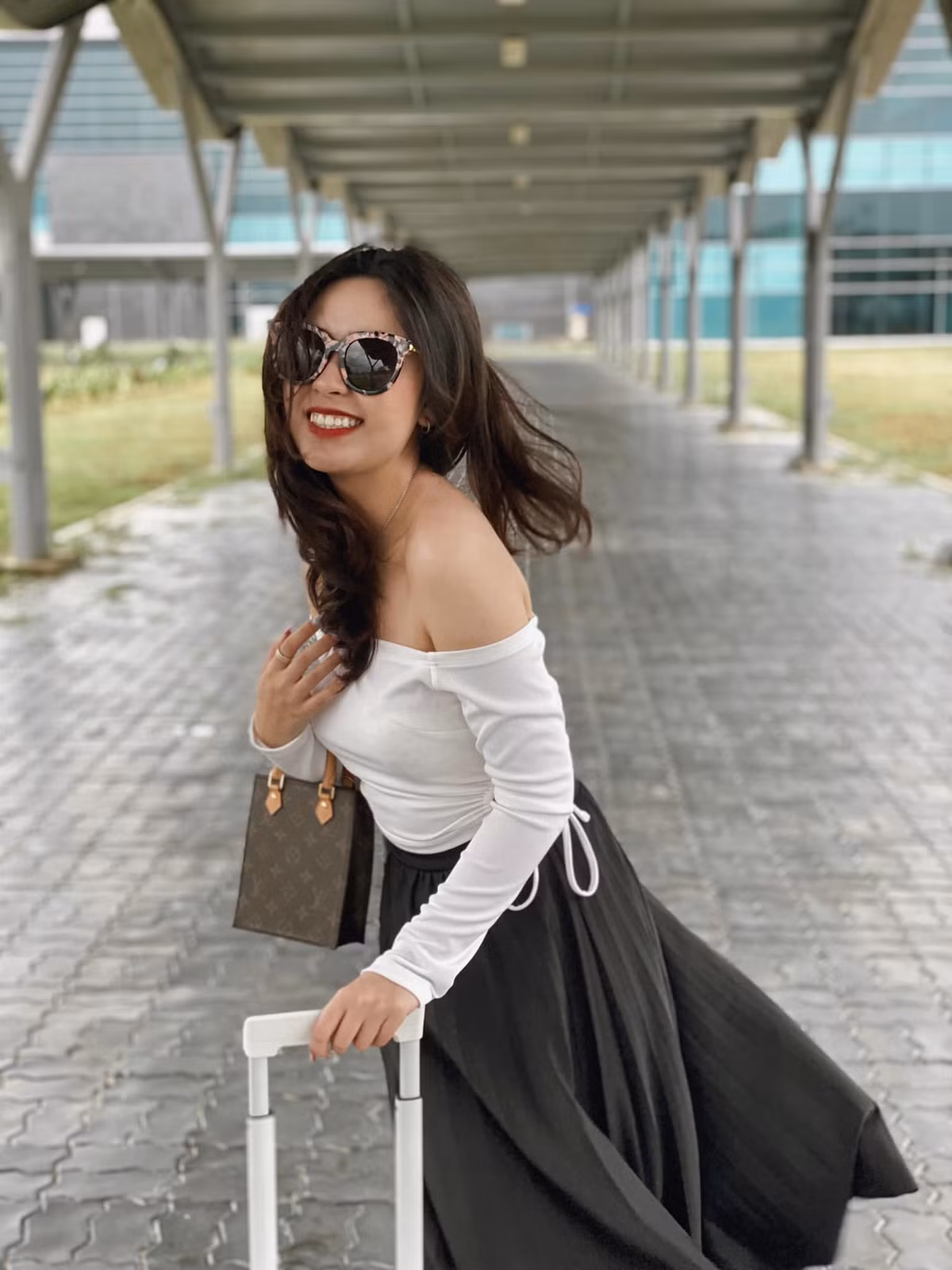 Theo Thanh Ngân cho biết, bố cô nàng này làm kinh doanh còn mẹ làm y tá kinh tế tạm gọi là đầy đủ để cho cô học tập tại một môi trường như ĐH RMIT.