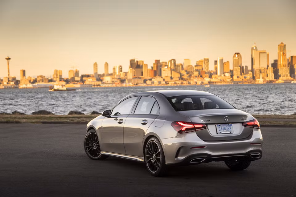 Mercedes-Benz A-Class Sedan 2019 gia tu 32.500 USD tai My-Hinh-3