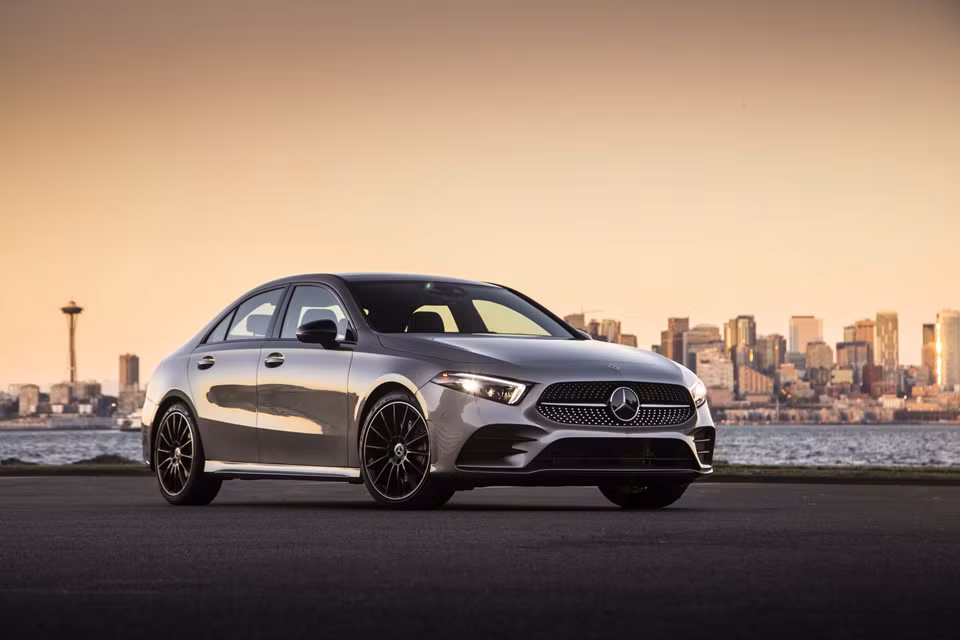 Mercedes-Benz A-Class Sedan 2019 gia tu 32.500 USD tai My