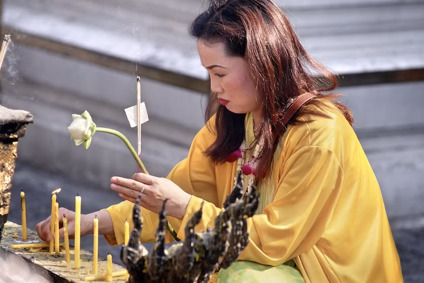 Nen tung kinh, niem Phat hang ngay