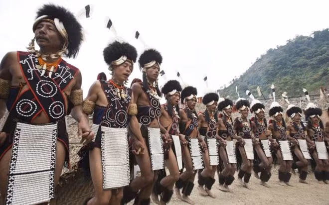 Trang phục truyền thống của thổ dân vùng Nagaland, đông bắc Ấn Độ.