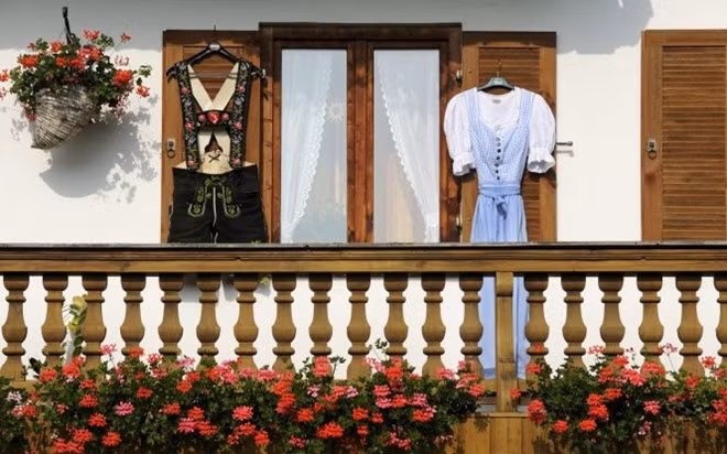 Trang phục truyền thống Tracht của miền nam nước Đức và Áo.
