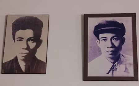  Thi sĩ Nguyễn Bính (1918-1966) nổi tiếng với các tập thơ Tâm hồn tôi (1940), Lỡ bước sang ngang (1940), Mây tần (1942); Đêm sao sáng (1962).