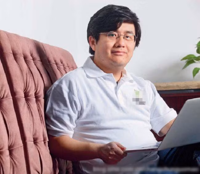 Sau này, khi được hỏi về lý do vì sao rút lui khỏi showbiz khi đang ở đỉnh cao sự nghiệp, Triệu Hân Bồi chia sẻ: "Thế giới giải trí không phù hợp với tôi. Thật ra tôi rất đam mê công nghệ và muốn tìm những người có chung chí hướng để thành lập công ty. Tôi muốn sử dụng công nghệ để phát triển nông nghiệp trong nước". Triệu Hân Bồi cũng không chia sẻ thêm về đời sống tư của mình. Vì vậy, có nguồn tin cho rằng anh đã kết hôn với một người phụ nữ xinh đẹp, người lại cho rằng anh vẫn độc thân và dành hết thời gian cho sự nghiệp.