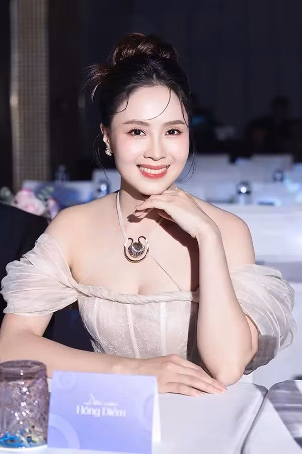 Lan da cang bong khong ti vet cua Hong Diem o tuoi tu tuan