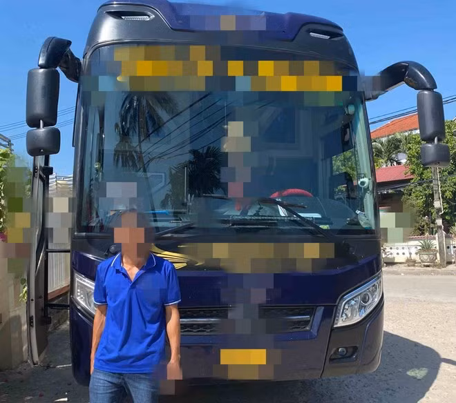 Nữ hành khách tố cáo bị phụ xe sàm sỡ lúc tờ mờ sáng Nu hanh khach to cao bi phu xe sam so luc to mo sang