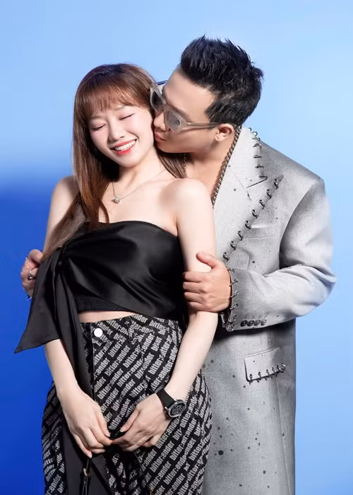 Hari Won hài hước chia sẻ, mọi người đến xem concert để ngắm 30 anh trai còn cô đến xem anh trai thứ 31.