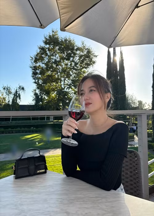 Nữ ca sĩ và người yêu cũ lặng lẽ "đường ai nấy đi".