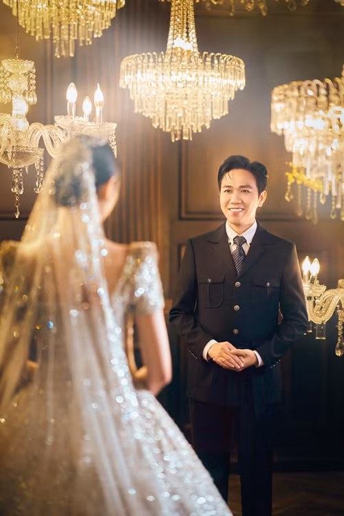 Anh Đức kết hôn ở tuổi 37.