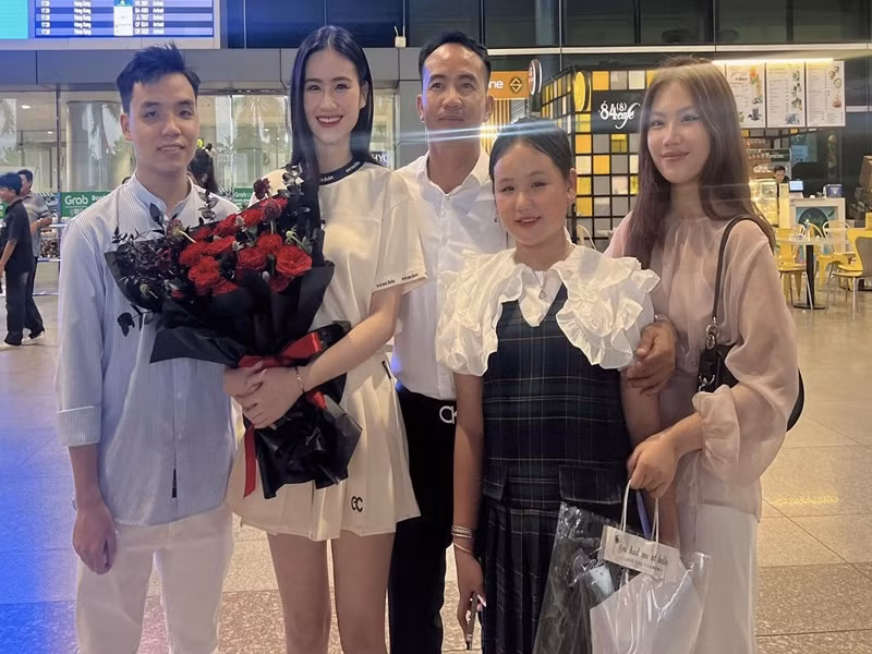Anh Kiệt ủng hộ Ý Nhi du học Úc. Ảnh: Vietnamnet.