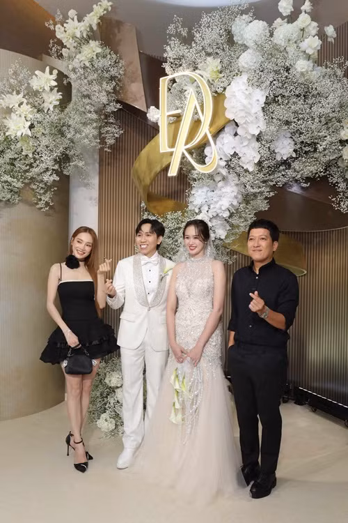 Vợ chồng Trường Giang - Nhã Phương cũng dự đám cưới Anh Đức. Ảnh: Tiền Phong.