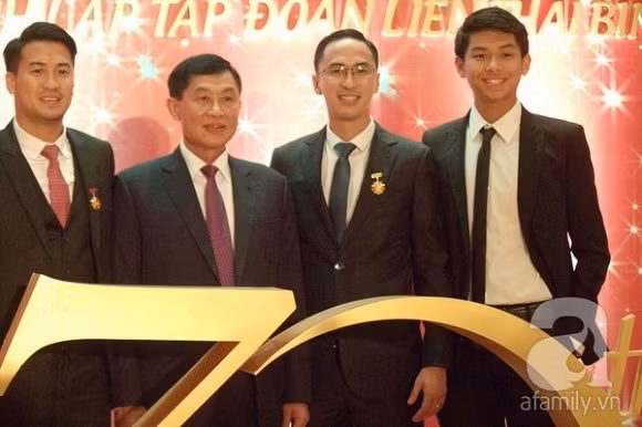 Những “tập đoàn gia đình trị” nổi tiếng tại Việt Nam - Hình 17 Nhung “tap doan gia dinh tri” noi tieng tai Viet Nam-Hinh-17