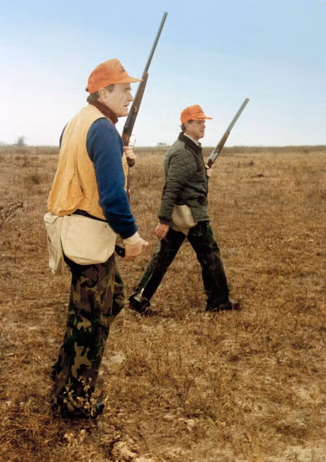 Tổng thống George H.W. Bush thường tới trang trại chăn nuôi gia súc Lazy F Ranch gần Beeville, bang Texas, để nghỉ dưỡng hay đón năm mới. Ảnh: BI.