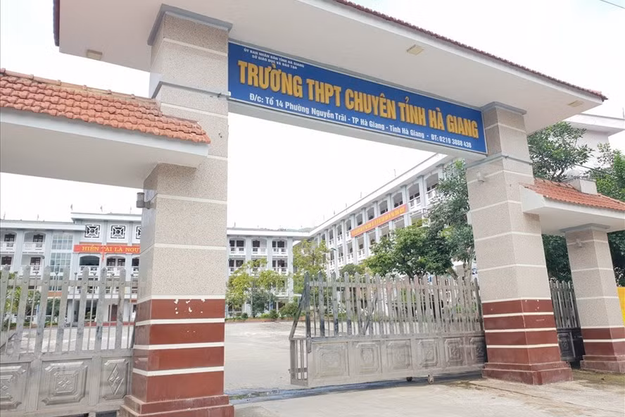 Con gai ong Trieu Tai Vinh duoc nang diem... hoc truong nao?