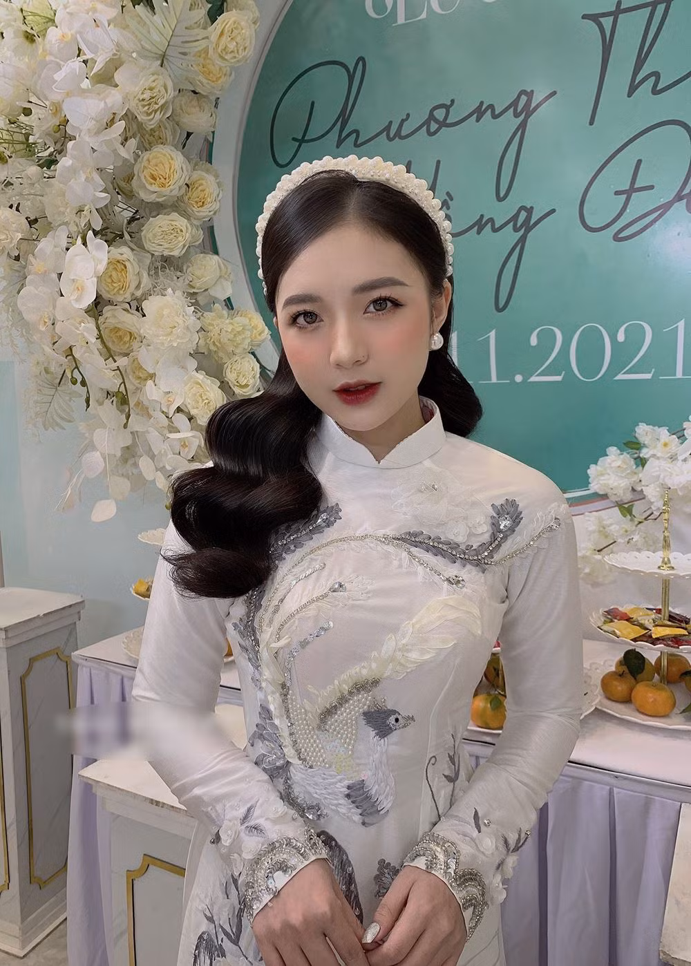 Nhan sắc xinh đẹp rạng rỡ của MC Phương Thảo trong ngày vui cuộc đời.