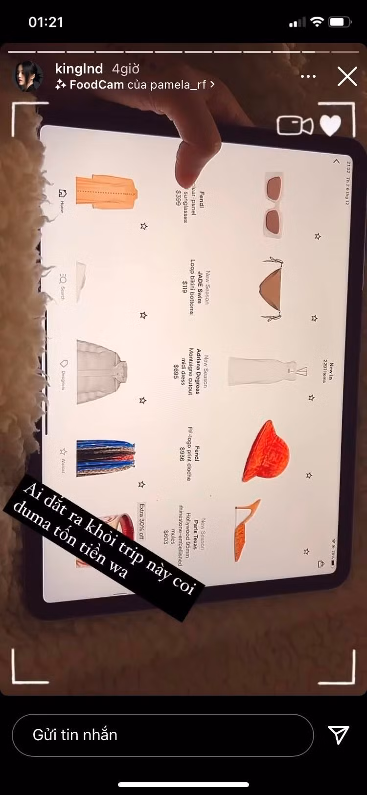 Ngay sau đó, Linh Ngọc Đàm cũng đã bị "nghiệp quật" mua sắm tuy nhiên trong đó không có bóng dáng H&amp;M.