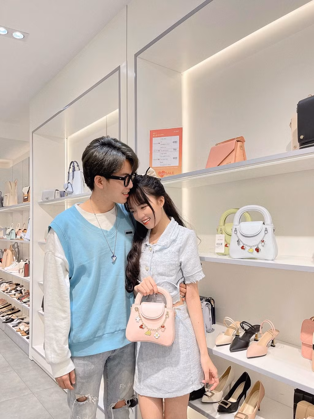 Mèo và Long là cặp đôi đẹp được netizen để ý từ lâu nhưng hai bên chưa từng thừa nhận chuyện tình cảm.