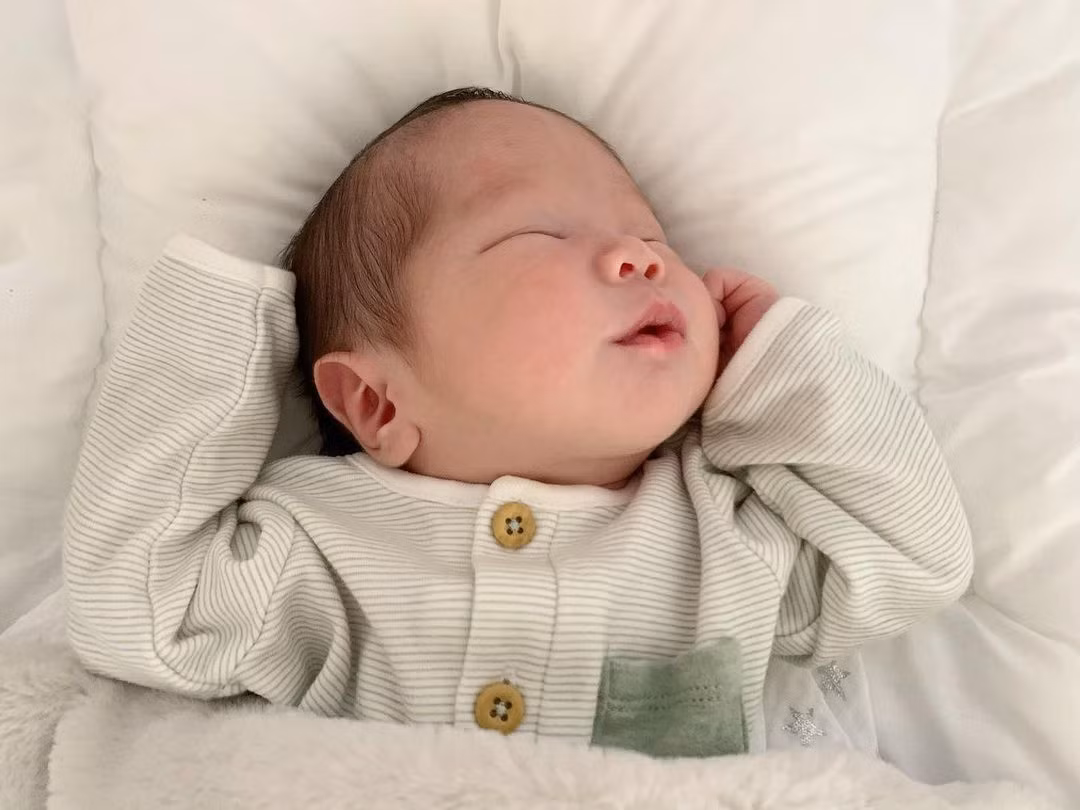Vlogger An Nguy sinh con gái tại Mỹ và được đặt tên là Thiên Ý và gọi bằng tên thân mật là bé Bay.