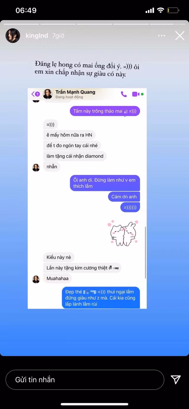 Nam streamer của Refund Gaming quyết định "chơi lớn" tặng đứa em thân thiết chiếc nhẫn kim cương. Anh chàng còn hẹn Linh Ngọc Đàm lần tới khi ra Hà Nội sẽ lấy số đo ngón cái của cô nàng để làm nhẫn.